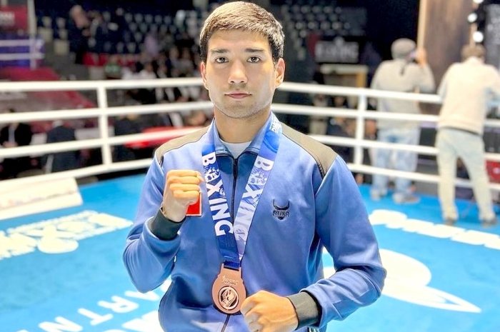 Боксер из Кыргызстана завоевал бронзу на турнире в Баку