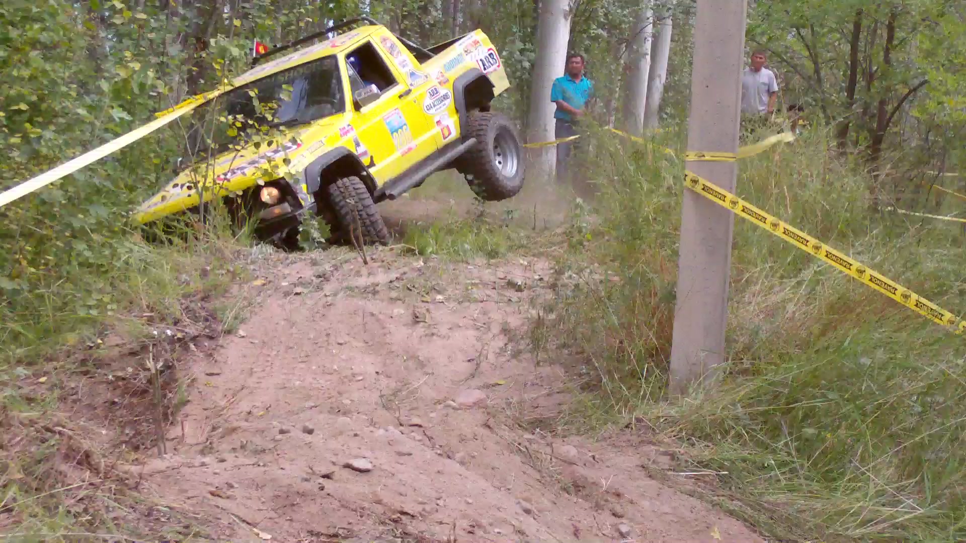 dzhipery-sostjazalis-na-issykkule_1