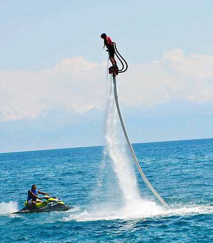 flajbord-uzhe-na-issykkule_3