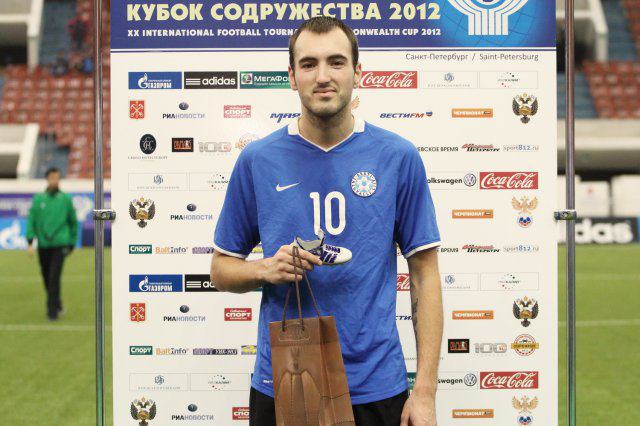 maksim-paponov-sudi-ne-dajut-igrat-v-futbol