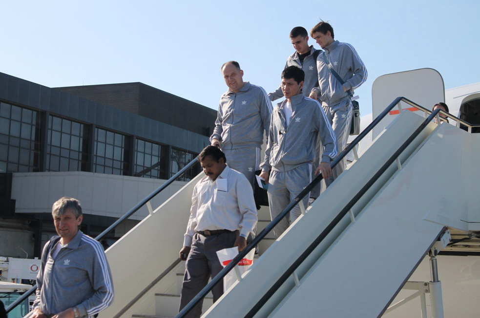 sbornaja-kyrgyzstana-pribyla-v-bahrejn_2