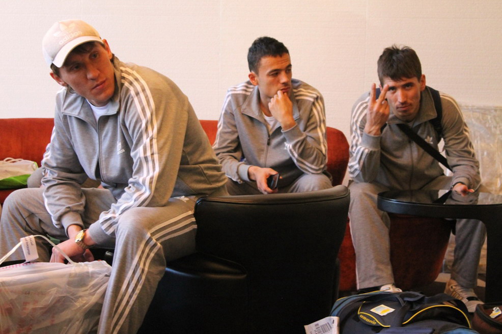 sbornaja-kyrgyzstana-pribyla-v-bahrejn_3