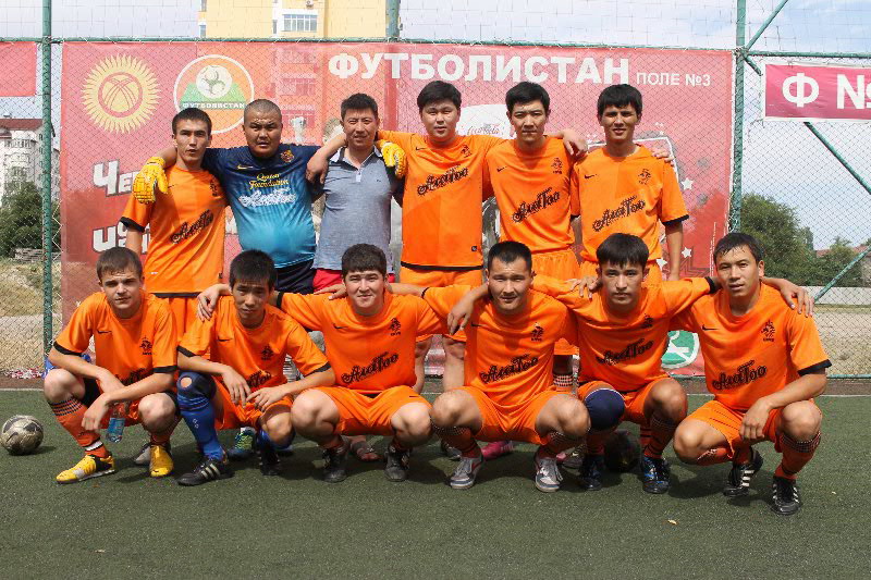 cocacola-cup2013-oni-vyshli-na-pole_17