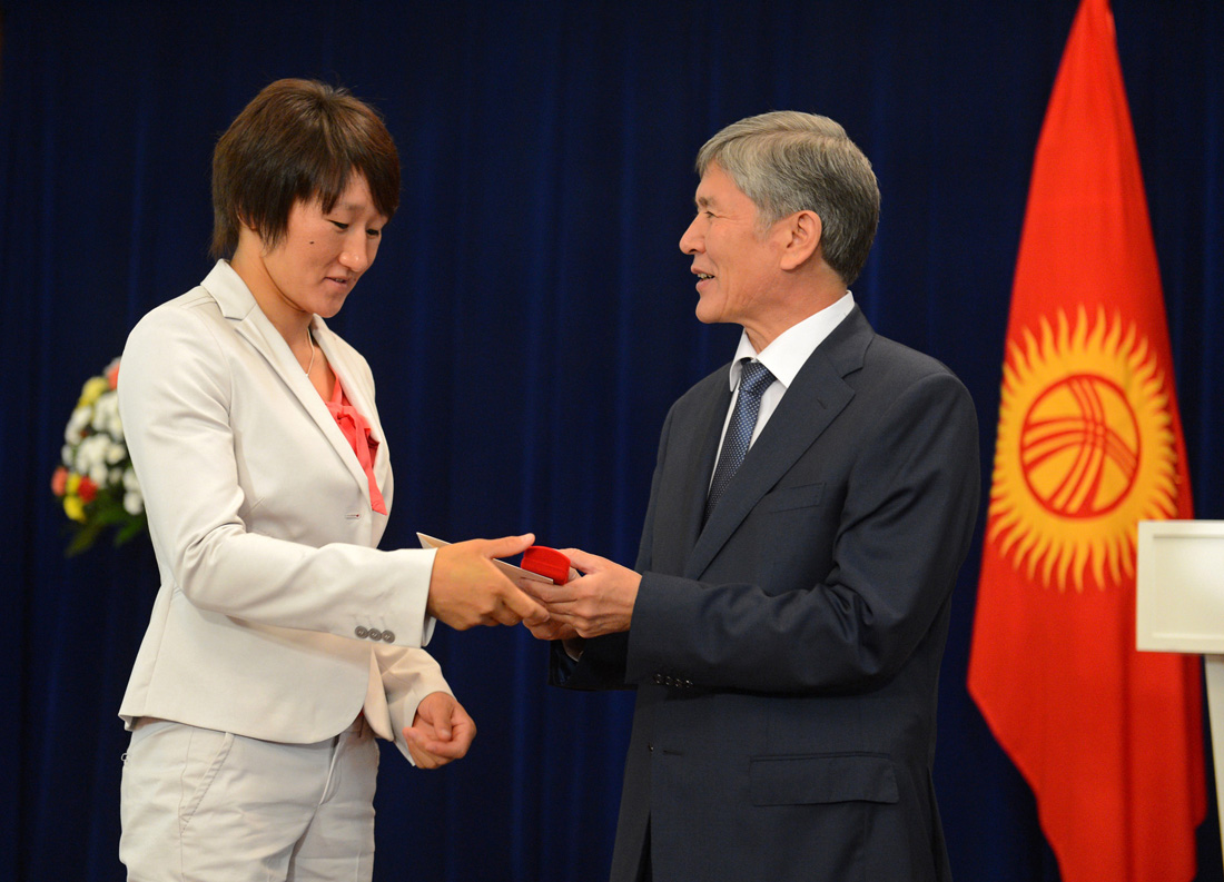 prezident-nagradil-luchshih_1