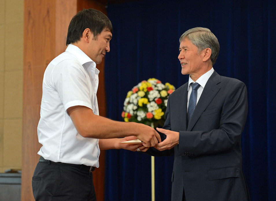 prezident-nagradil-luchshih_3