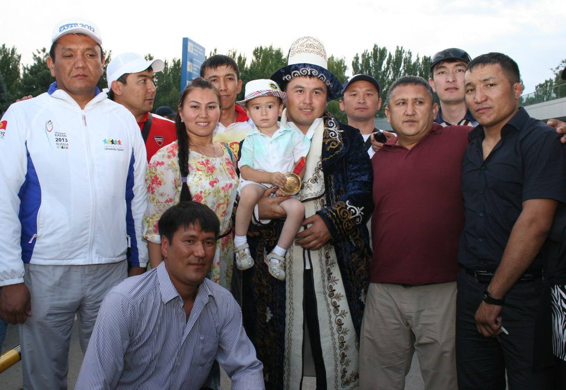 vstretili-s-pochestjami_12