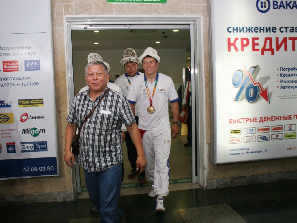 vstretili-s-pochestjami_3