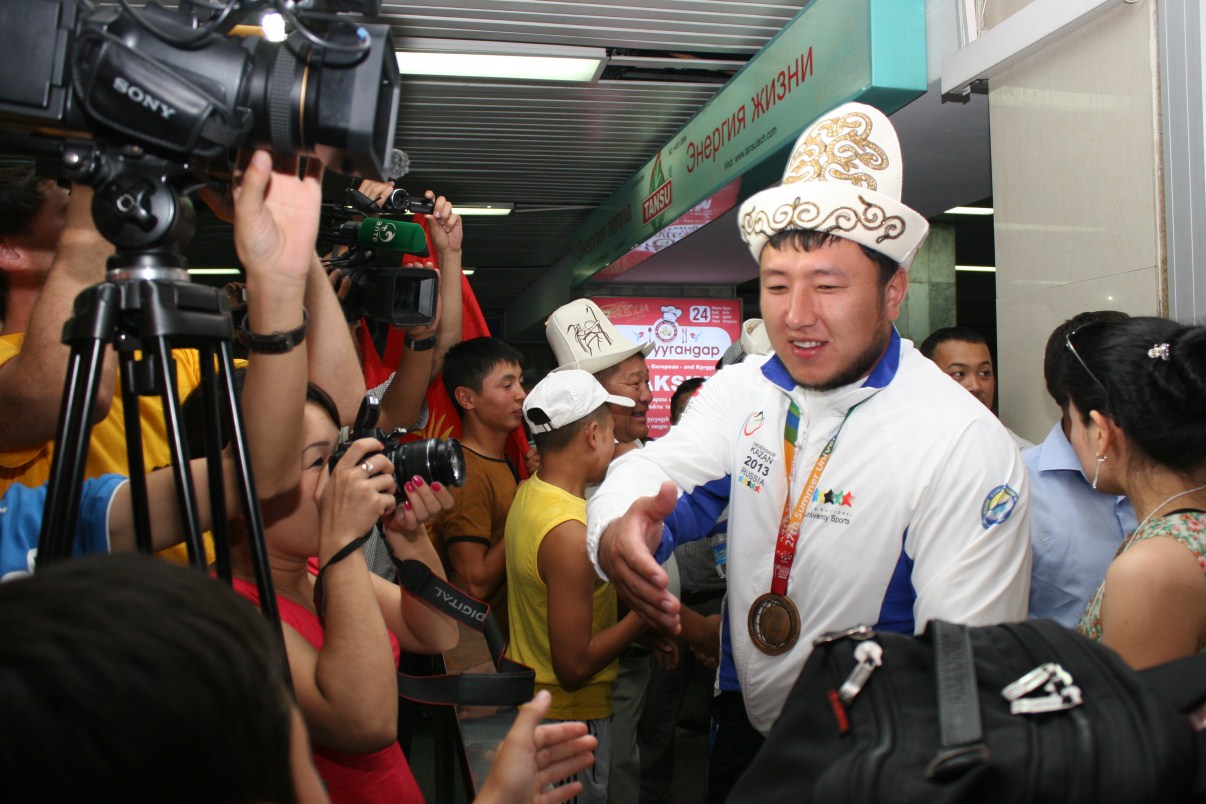 vstretili-s-pochestjami_4