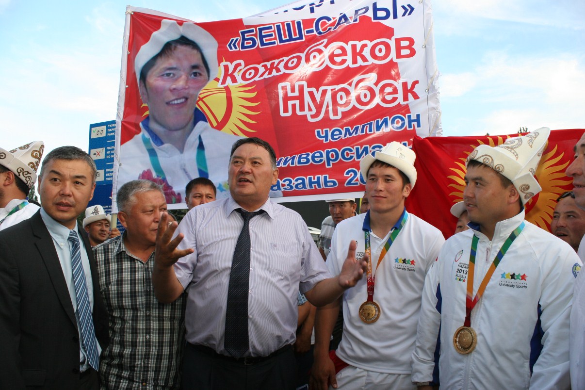 vstretili-s-pochestjami_8