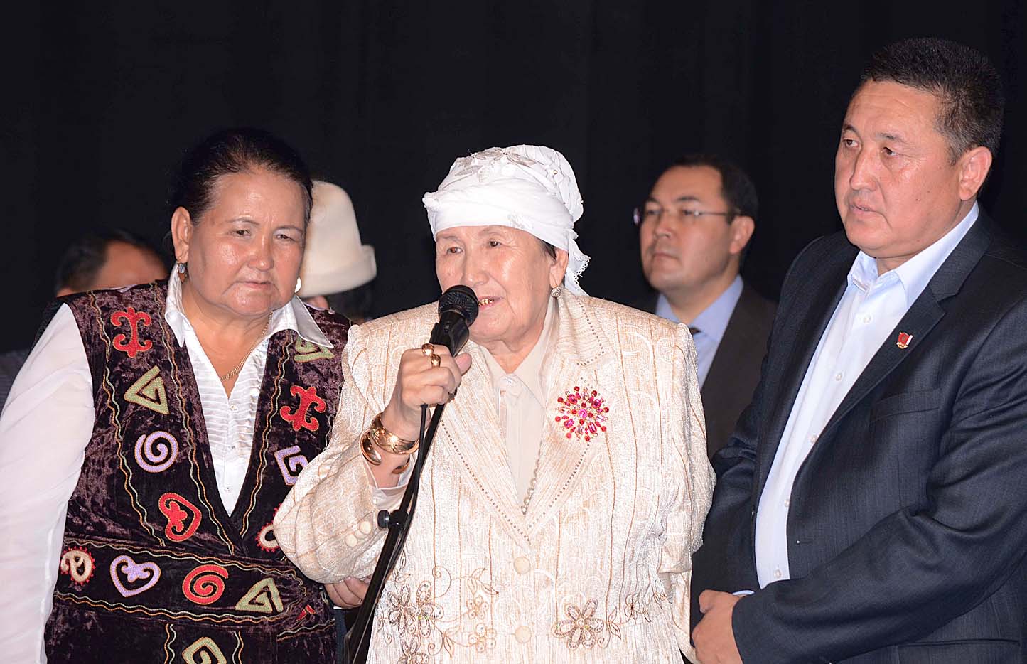 memorial-sanatbaeva-den-pervyj_2