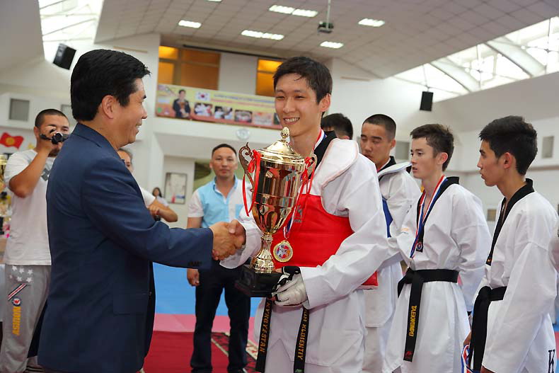 na-kubok-posla-korei