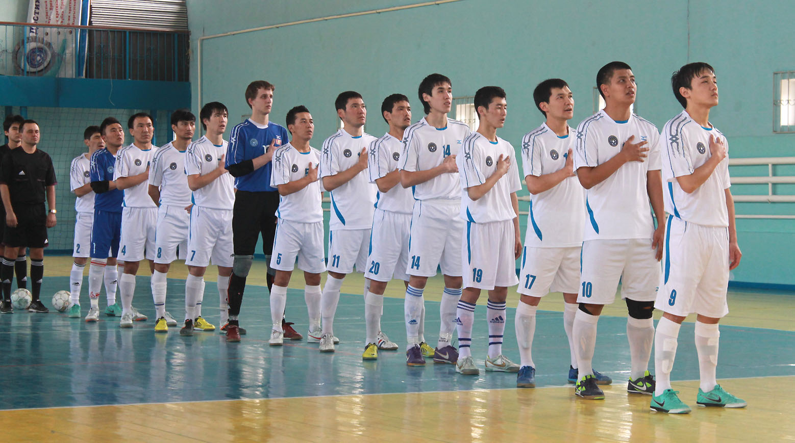 dve-igry-i-dve-minuty_4