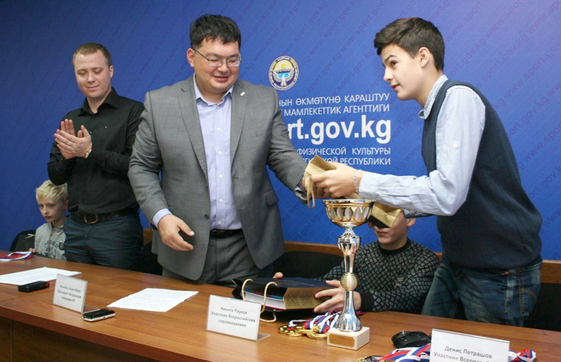 devjat-medalej-iz-samary