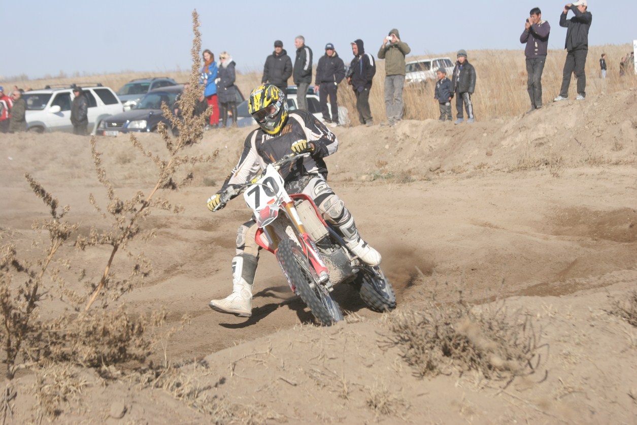 v-den-molodezhi-na-motocikle_9