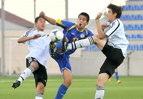 junoshi-edut-za-kubkom-prezidenta-turkmenistana