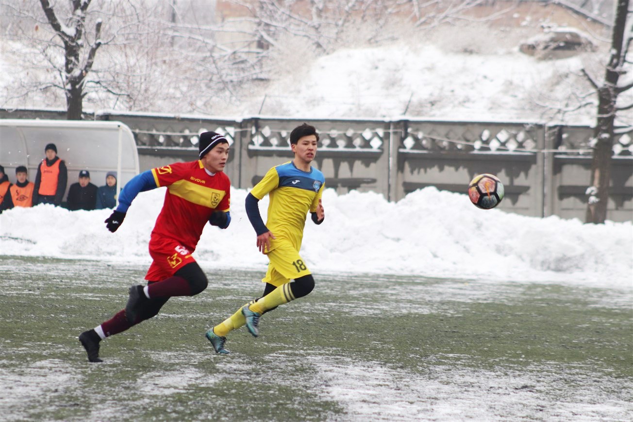 Зимнее первенство по футболу. Зимний спорт Бишкек. Алатоо зимнее первенство футбол. Ала ТОО зимнее первенство футбол.