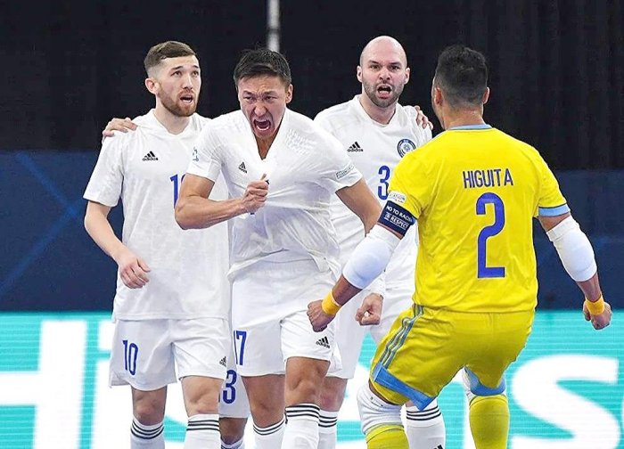 Казахстан сыграл вничью в первом матче на EURO-2022 по футзалу