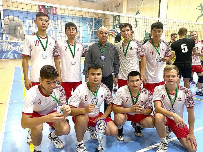 Волейболисты из Кыргызстана заняли третье место на турнире в Новосибирске