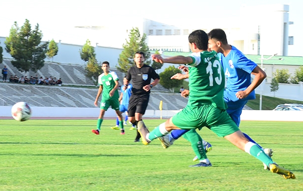 Чемпионат Туркменистана: «Ахал» позиций не сдает