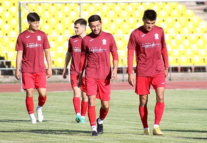 Сборная Кыргызстана по футболу сыграет товарищеские матчи