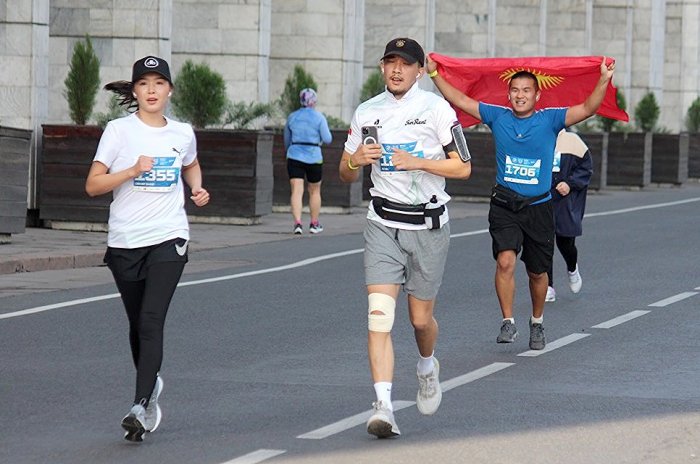 В Бишкеке прошел международный благотворительный марафон
