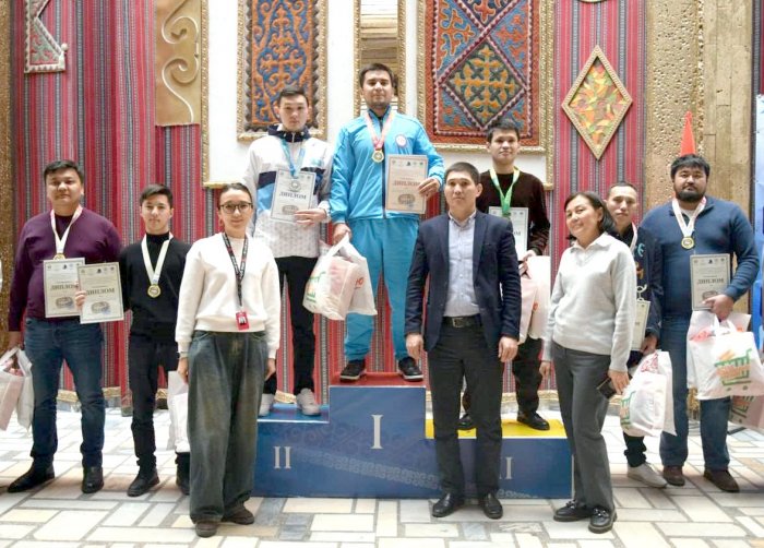 В Бишкеке прошел турнир по тогуз-коргоолу памяти Чингиза Айтматова