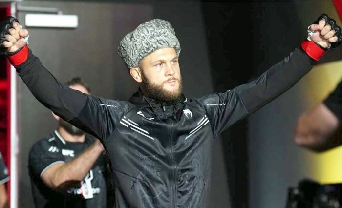 Боец UFC Рафаэль Физиев возвращается