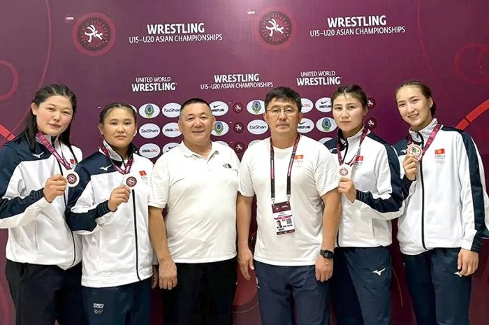 Сборная Кыргызстана по женской борьбе завоевала 4 медали на чемпионате Азии (U-20)