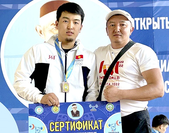 Тяжелоатлеты из Бишкека успешно выступили в Казахстане