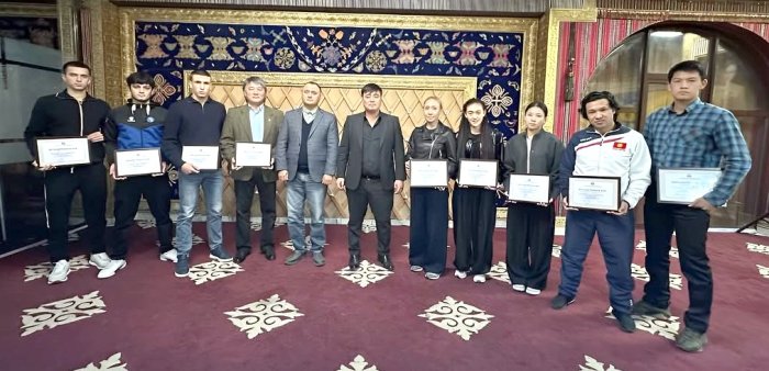 Таэквондистам вручили благодарственные грамоты