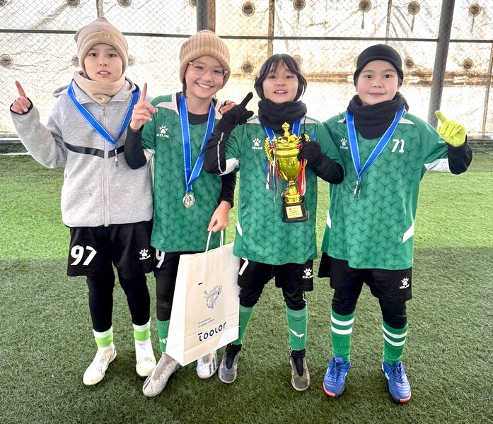 В Бишкеке прошел Зимний турнир по футболу среди девочек