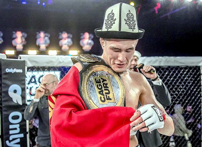 Боец из Кыргызстана завоевал чемпионский титул американского ММА-промоушена!
