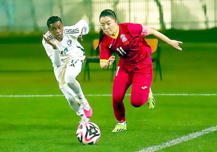 Футболистки сборной Кыргызстана провели сборы в Саудовской Аравии