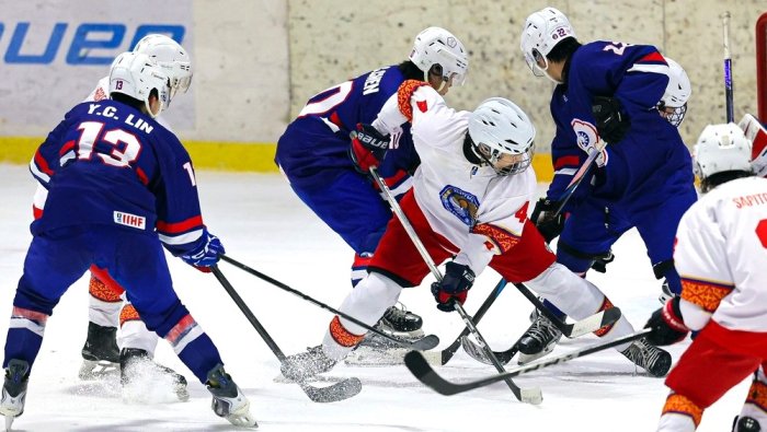 Хоккеисты Кыргызстана проиграли Исландии на чемпионате мира в Болгарии