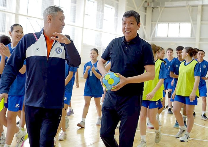 В Бишкеке открыли многофункциональный спорткомплекс