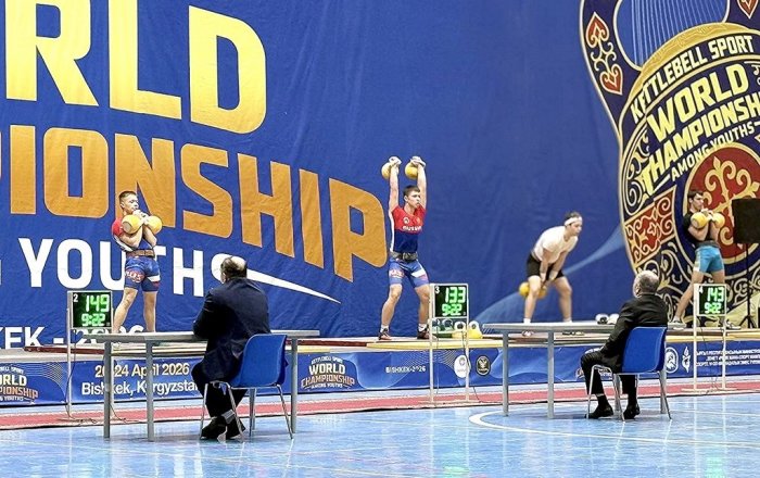 В Бишкеке стартовало первенство мира по гиревому спорту среди юниоров