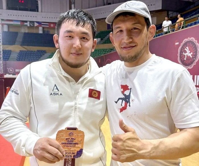 Борец из Бурятии стал призером чемпионата Азии в составе сборной Кыргызстана