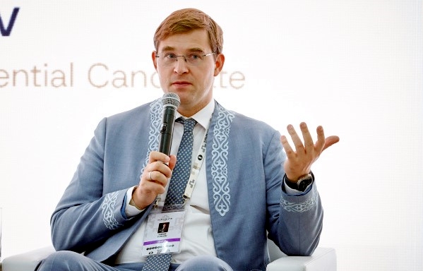 Казахстанец Тимур Турлов избран новым президентом ФИДЕ